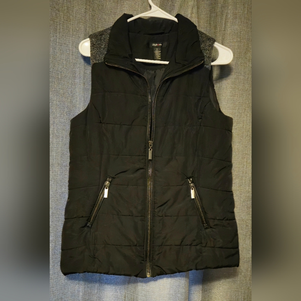 Style & Co. Women's Small Zip-up Vest w/zip pockets - Black and Heather Gray
